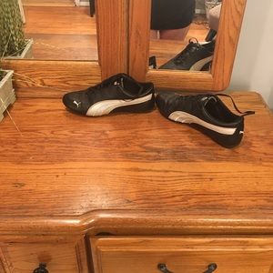 Puma size 8 Womans sneakers