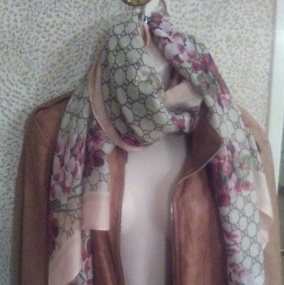 Brand New 100% Silk Gucci Scarf - Picture 2 of 8