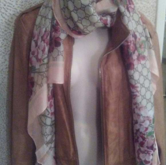 Brand New 100% Silk Gucci Scarf - Picture 4 of 8