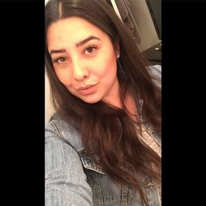 Meet your Posher, Angie