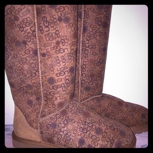 SOLD‼️ UGG Tall Class Limited Edition Boots