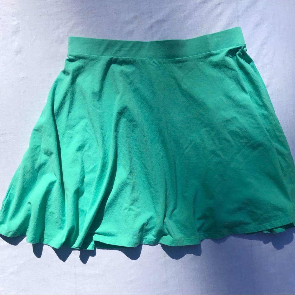 💕3/$6 VS Pink flared skirt