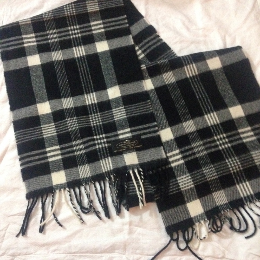 100% cashmere hand tailored made in Germany scarf - Picture 3 of 4