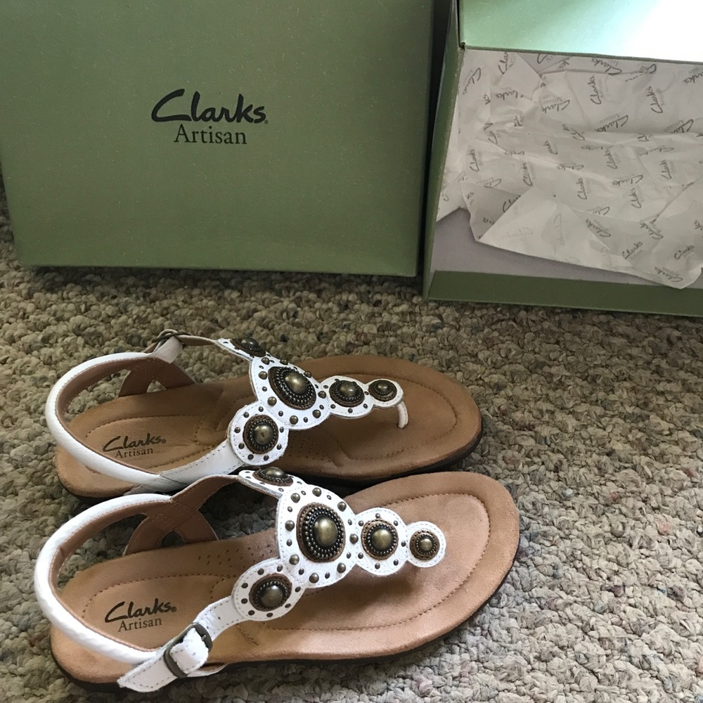 Clark’s Artisan Bohemian White Thong Sandals NIB