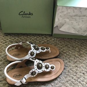 Clark’s Artisan Bohemian White Thong Sandals NIB