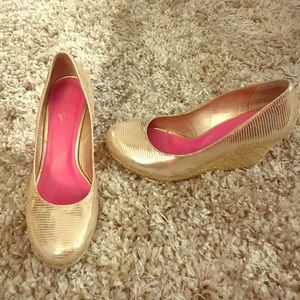 Shiny gold Lilly Pulitizer wedges