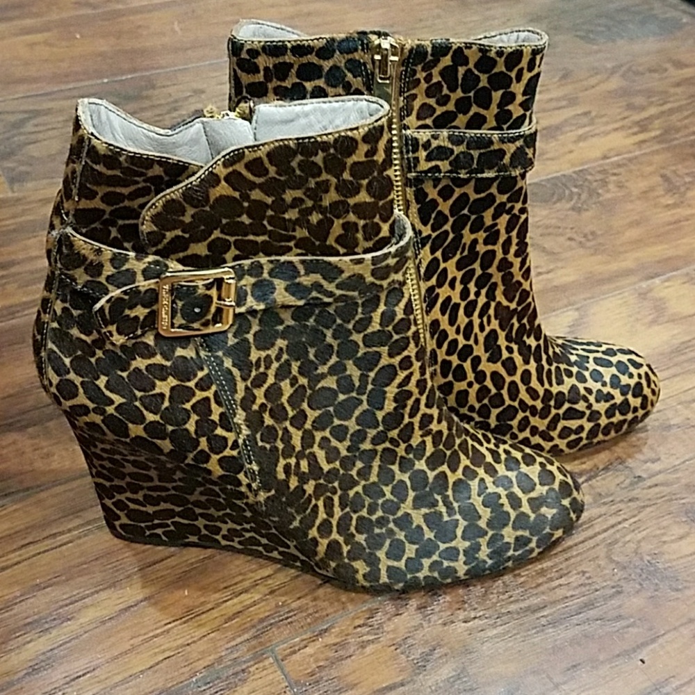 Vince Camuto booties NEW no tags