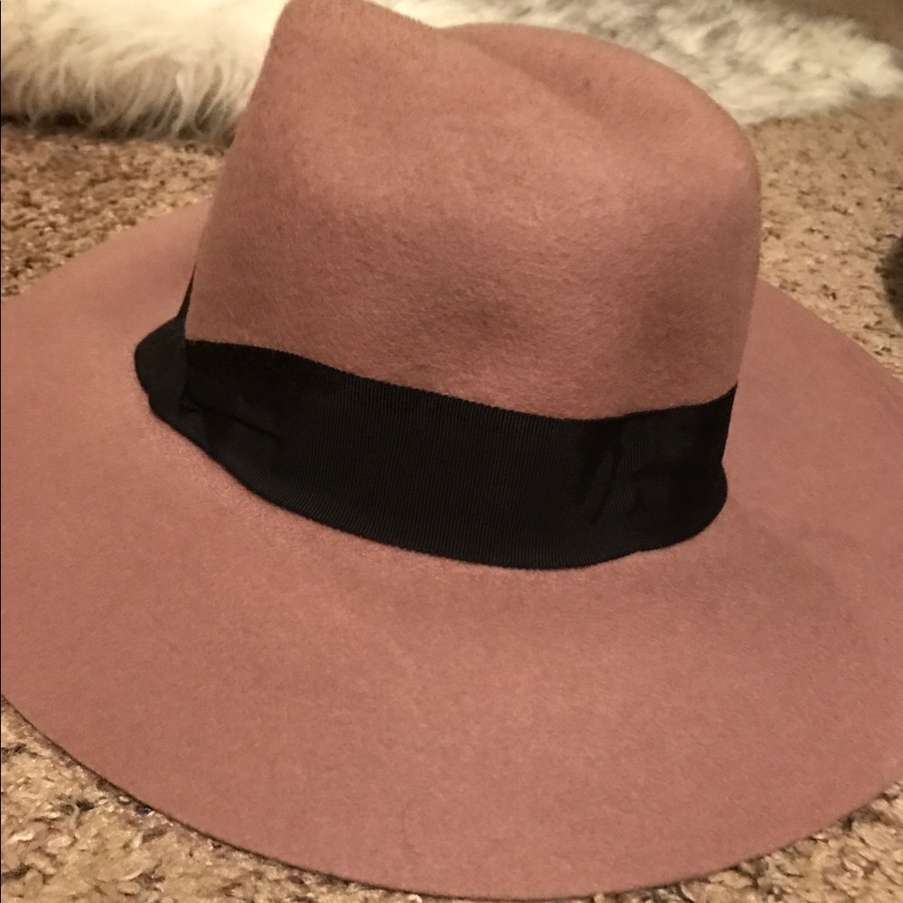 Tan wool fedora