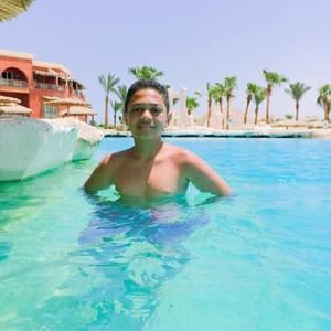 Meet your Posher, Faris