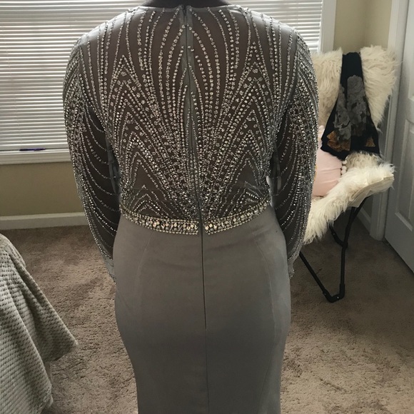 Long formal silver form fitting dress. Homecoming - Picture 7 of 7