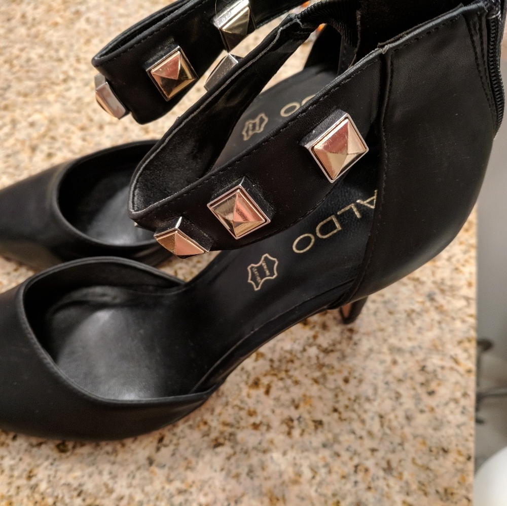 Aldo leather pumps