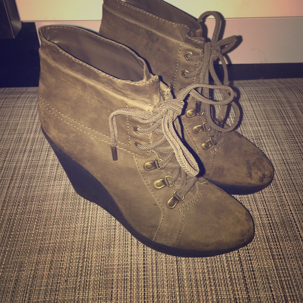 Rachel Roy booties