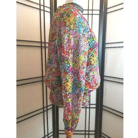 {John Paul Richard} Floral Boho Top - Picture 3 of 5