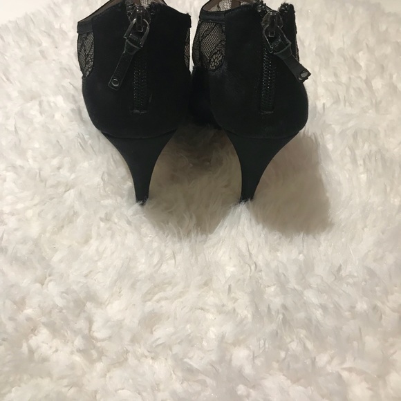Flint black lace heeled bootie! 8M fits like 7.5 - Picture 4 of 5