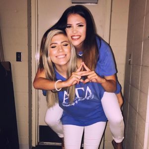 Meet your Posher, Taylor danielle