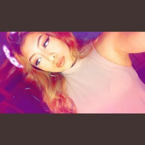 Meet your Posher, Gabriela