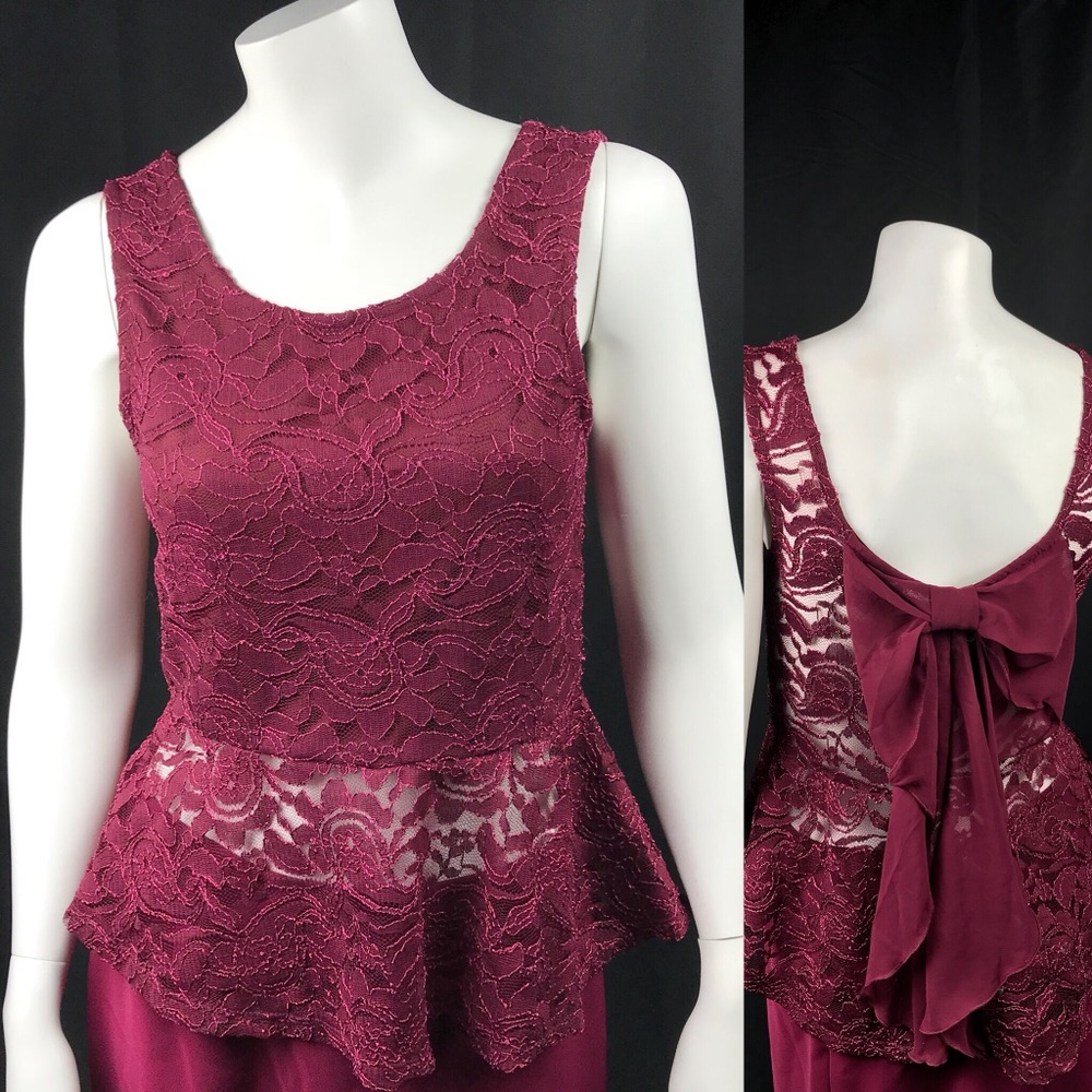 Medium Cranberry lace top D914