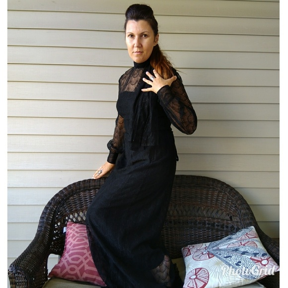 SOLD 1970s Givenchy black lace dress - Picture 3 of 7