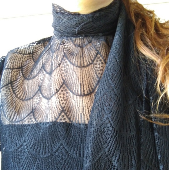 SOLD 1970s Givenchy black lace dress - Picture 4 of 7