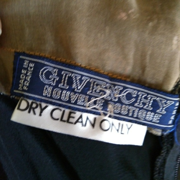 SOLD 1970s Givenchy black lace dress - Picture 6 of 7