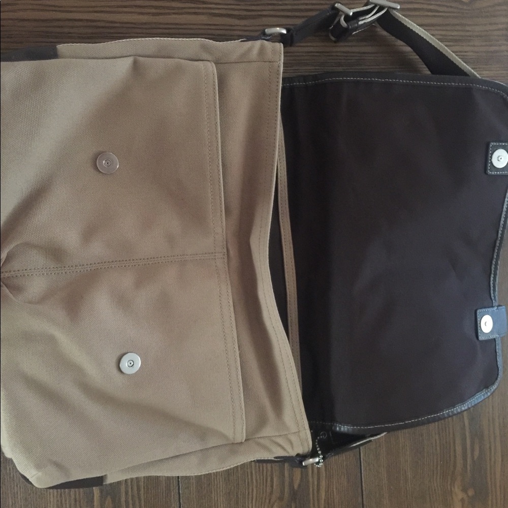Men’s Messenger Bag - Picture 2 of 4