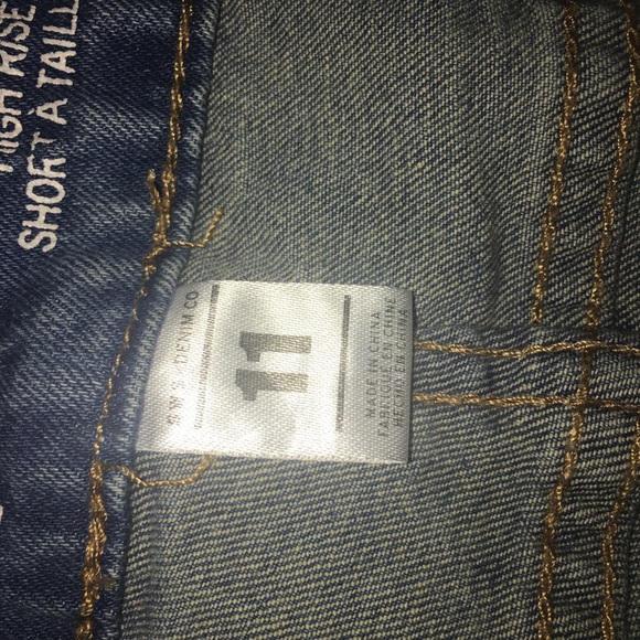 Miami High Rise Shorts 💙 - Picture 2 of 2