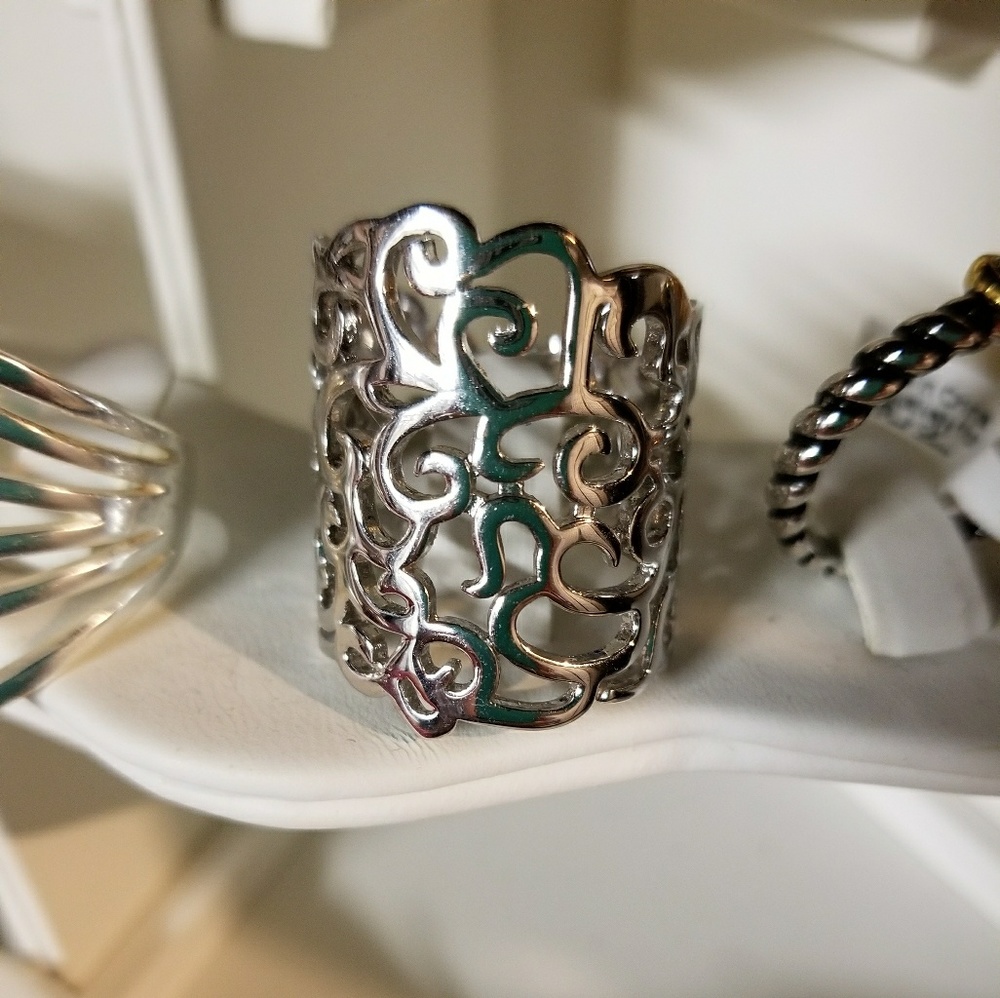 Flora ring