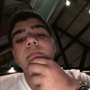 Meet your Posher, Misael