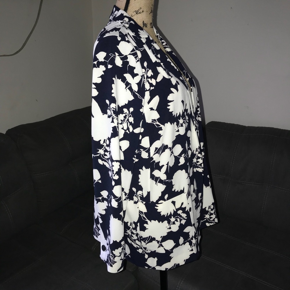 Talbots Floral Blazer - Picture 2 of 8