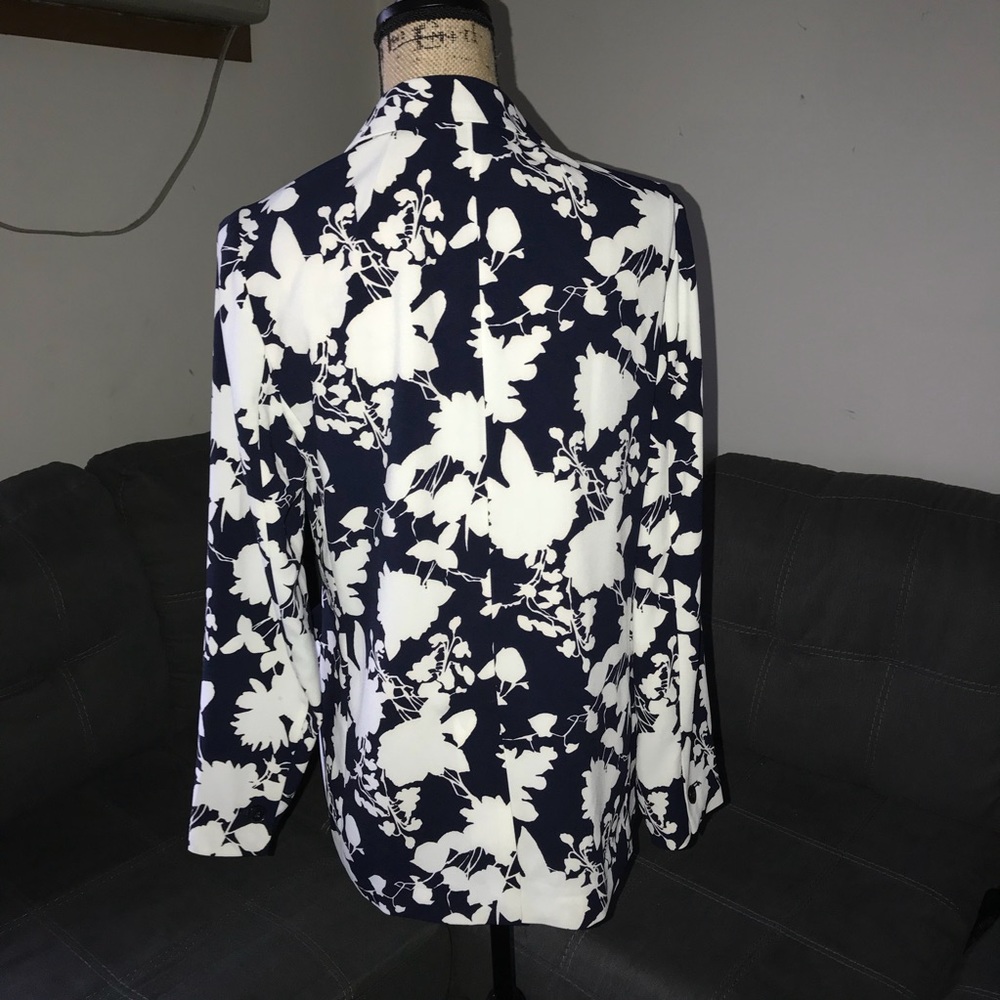 Talbots Floral Blazer - Picture 3 of 8