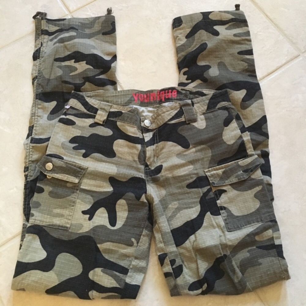 💞 Camo Pants with scrunch up Capri option