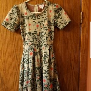 NWOT XXS Lularoe Amelia