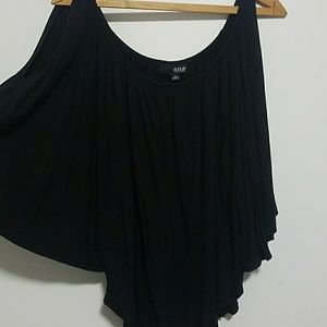 Cold shoulder batwing