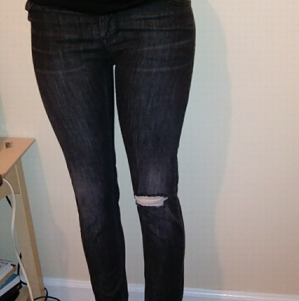 Levi skinny jeans with slit knee sz 26