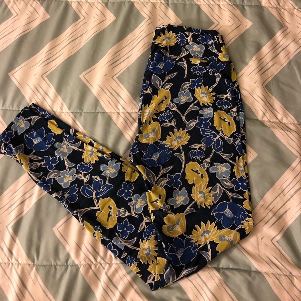 LuLaRoe OS leggings