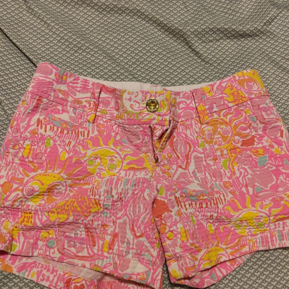 Like new lilly pulitzer sun pattern shorts