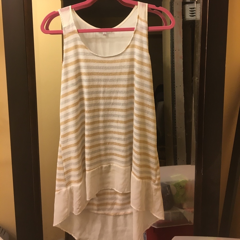 Pretty Moa Moa tank sweater