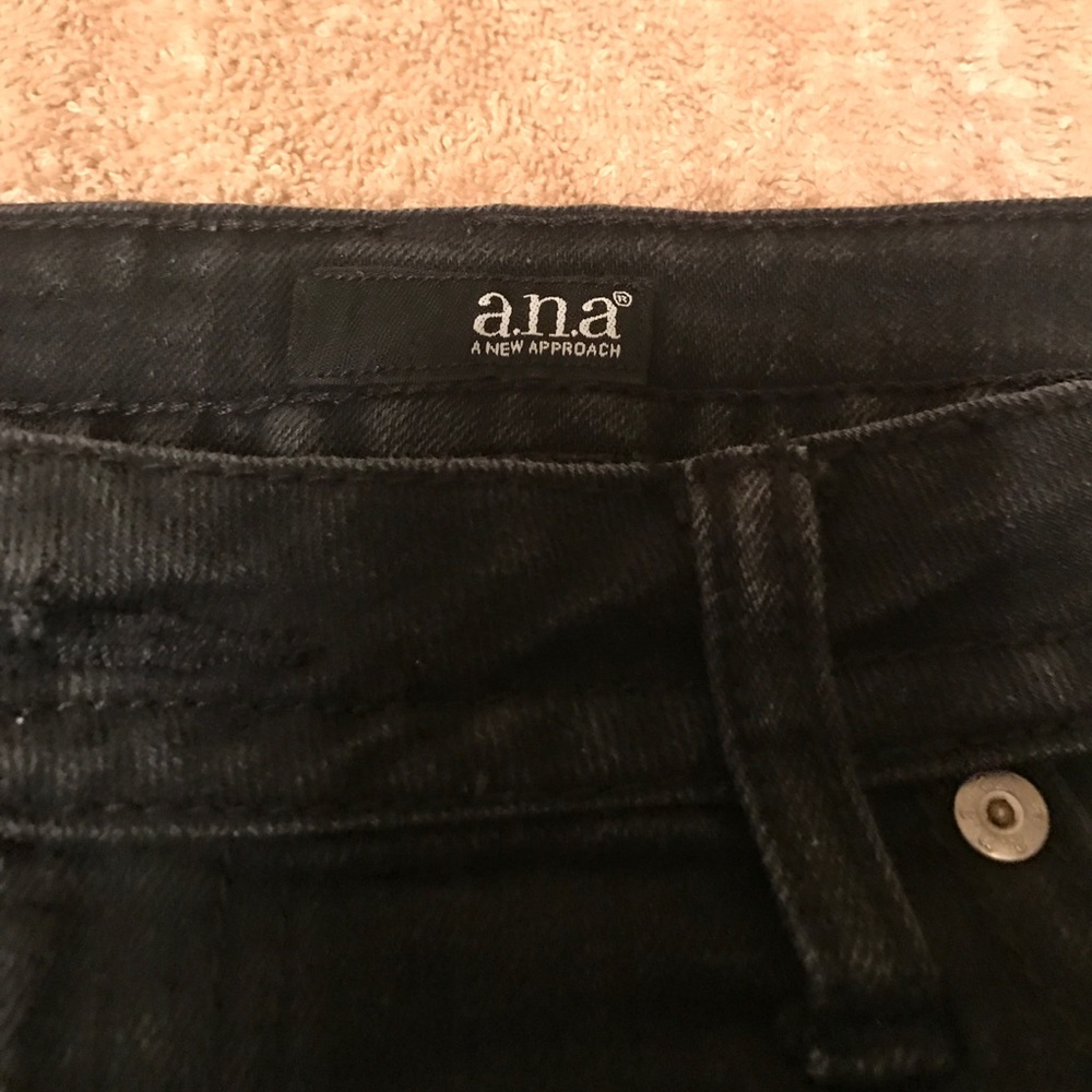 Shorts - Picture 2 of 3