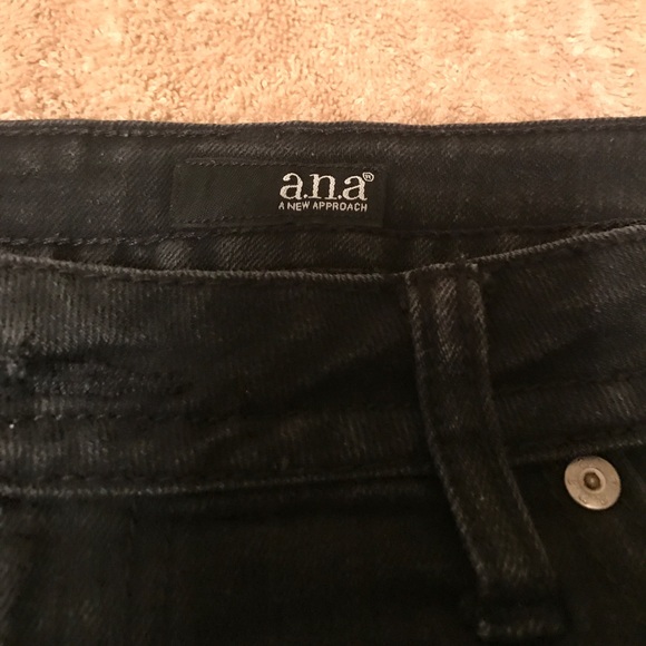 Shorts - Picture 2 of 3