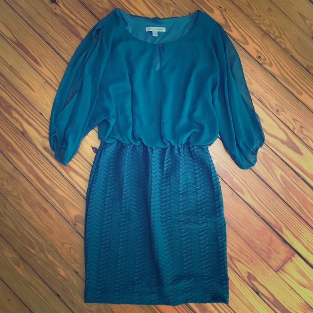 Beautiful Danny & Nicole teal dress 