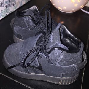 Adidas baby boy shoes size 6