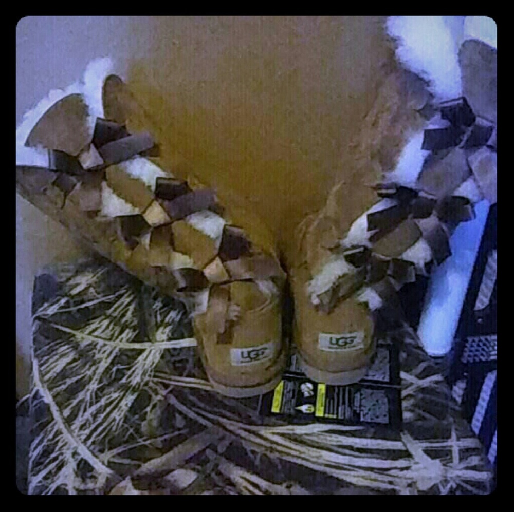 Tan bowtie midsize uggs