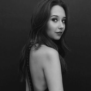 Meet your Posher, Camila