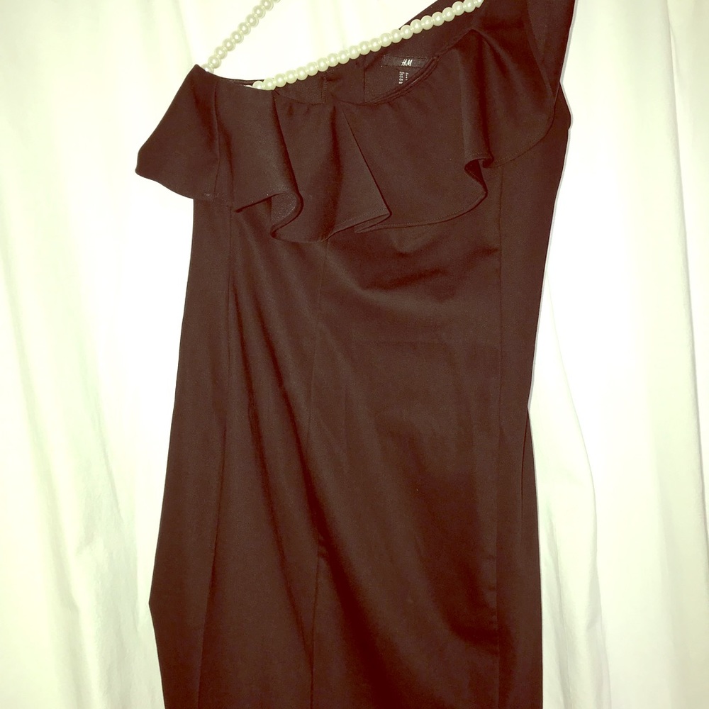 H&M one shoulder little black dress