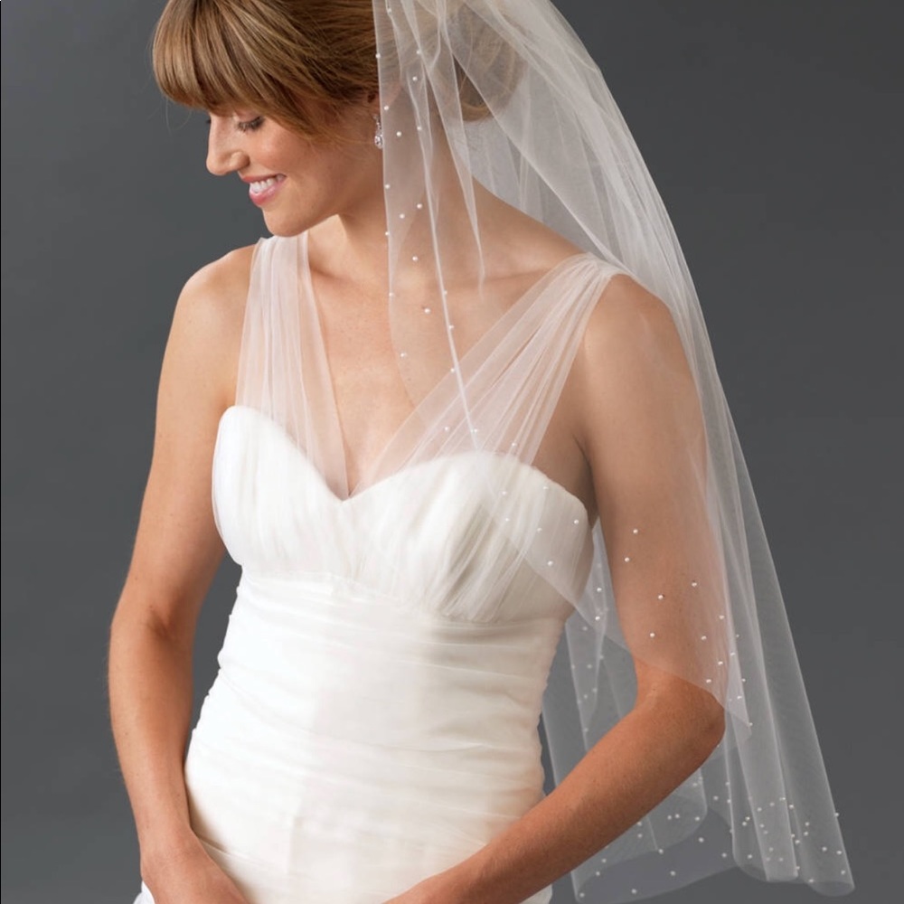 Fingertip wedding veil with pearls