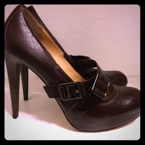 ***LIKE NEW*** Ultra high Lamb Pumps