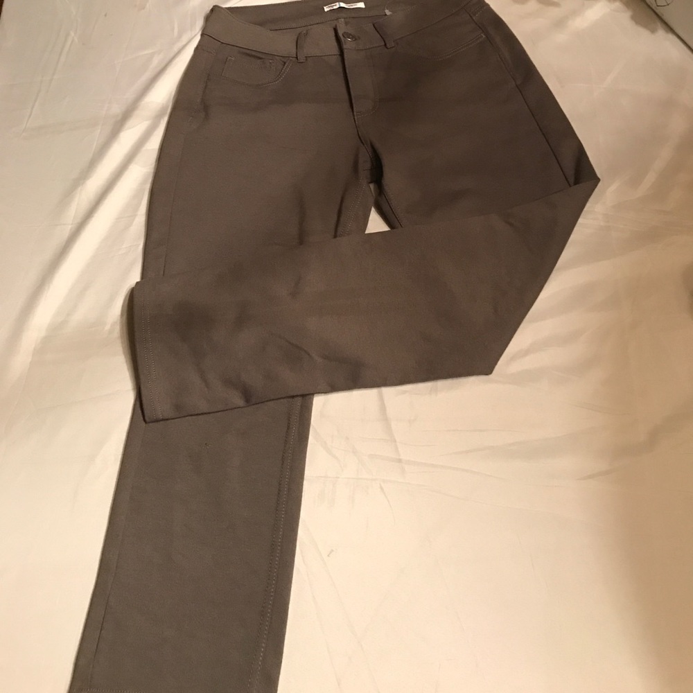 PICK 3 FOR $25 Rider Lee Woman pant SZ 10P