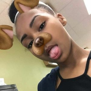 Meet your Posher, Cassandra