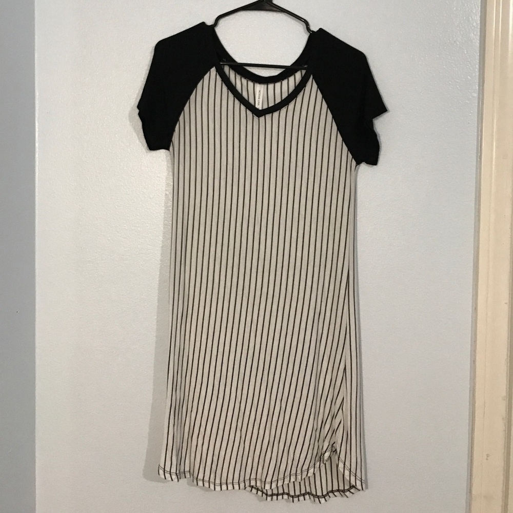 Women’s V Neck Style Jersey stripe Dress Blk white