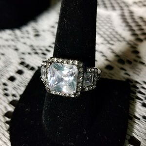 Versailles  ring